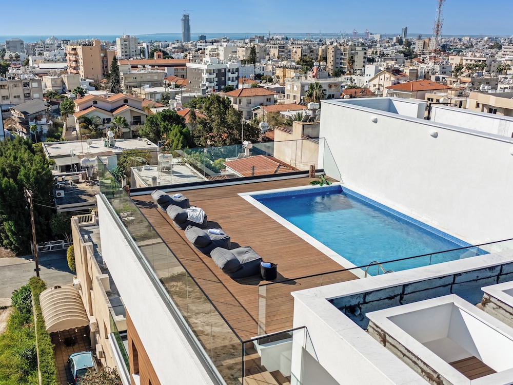 Apartment, 2 Bedrooms, Balcony, City View photo 3