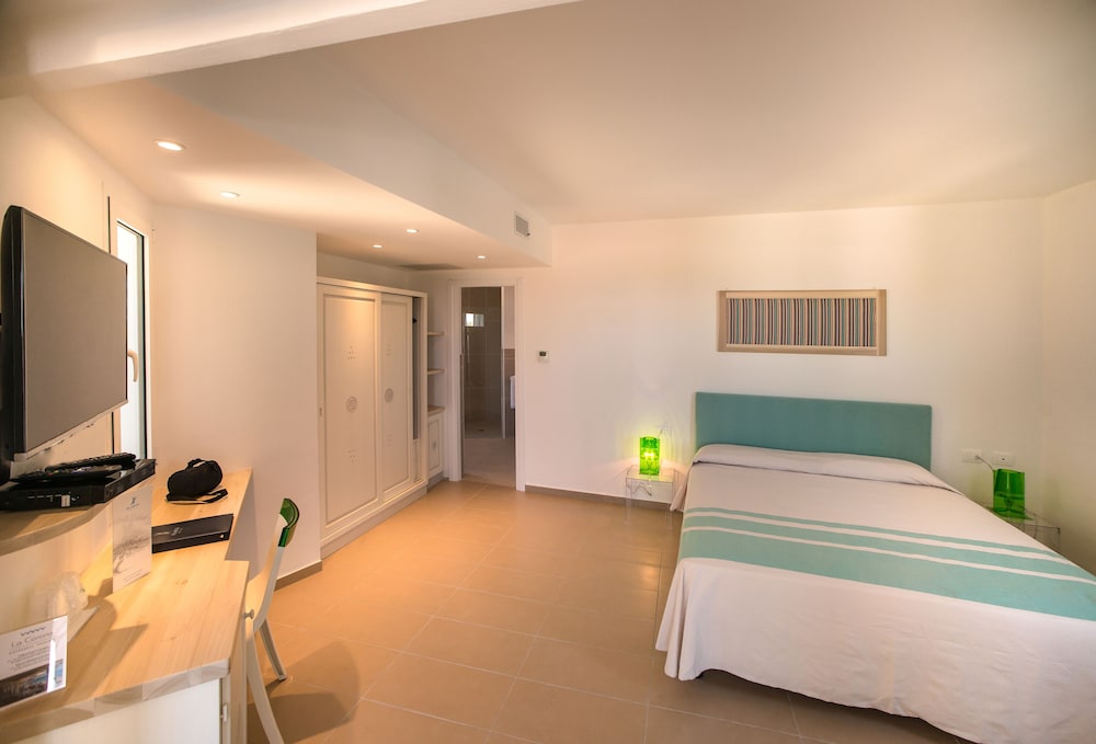 Junior Studio Suite, 1 Bedroom, Hot Tub, Sea View - Photo 2