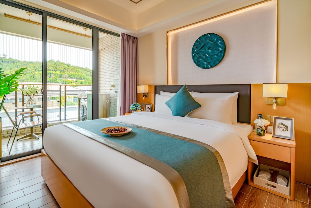 Executive Suite, 2 Bedrooms, Kitchen