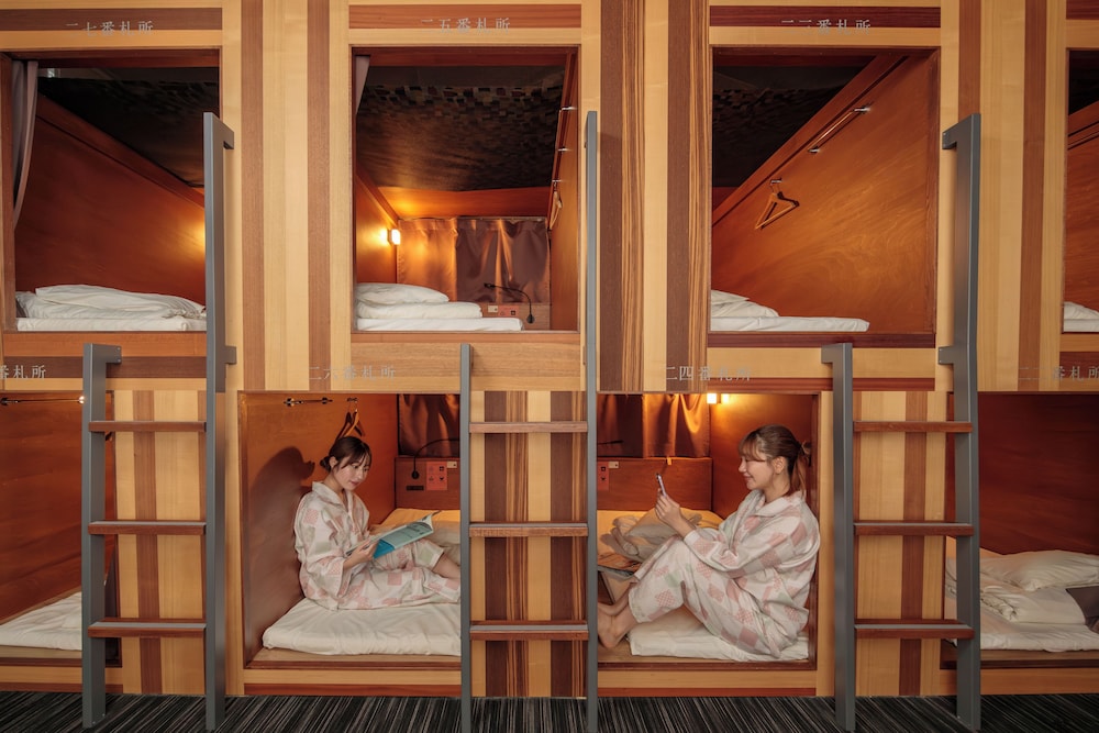 Capsule Room, Women Only photo 2