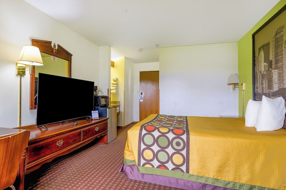 Room, 1 Queen Bed, Non Smoking - Photo 4