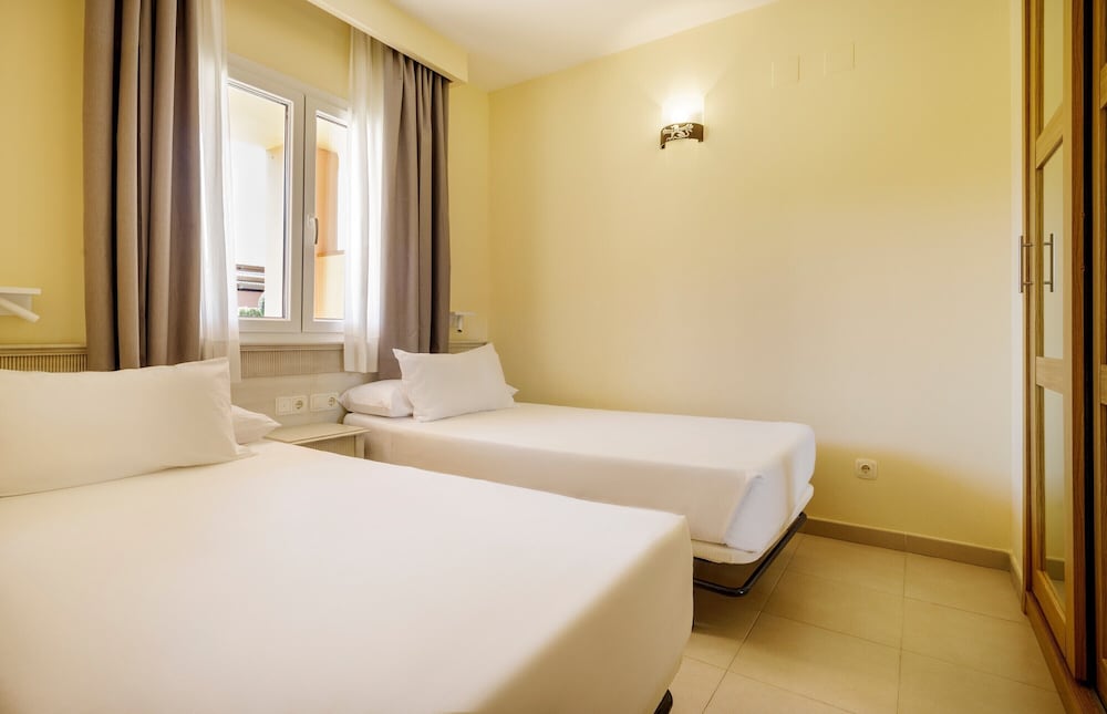 Apartment, 2 bedrooms, 2 adults and 2 children photo 2