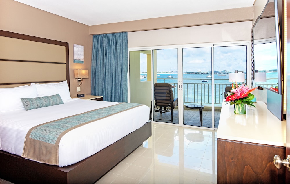 Junior Suite, 1 King Bed, Kitchenette, Oceanfront