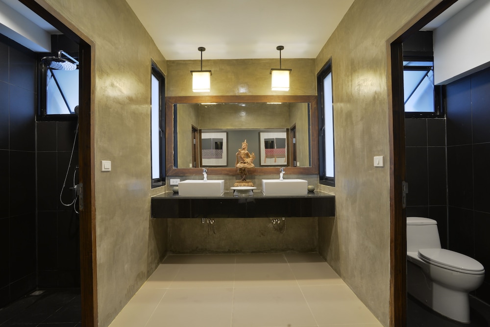 Quarter Family Room photo 2