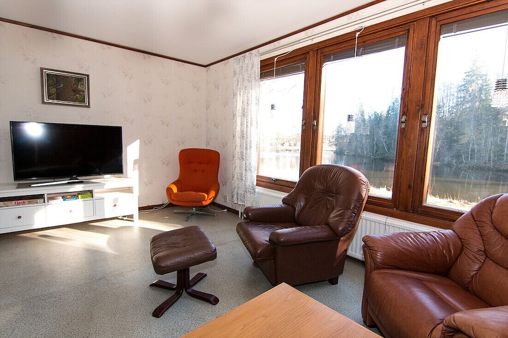 House, 2 Bedrooms photo 1
