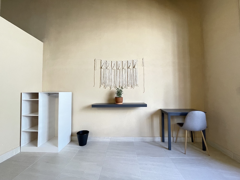 Double Room - Photo 5