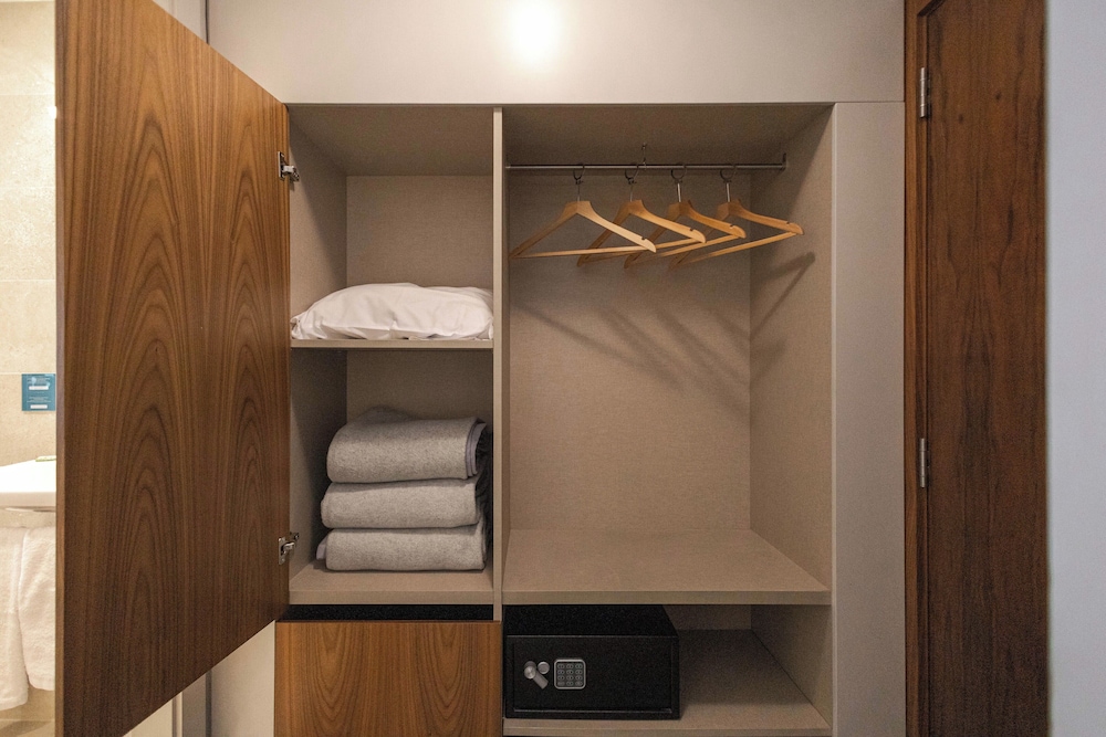 Standard Room, 2 Twin Beds - Photo 3