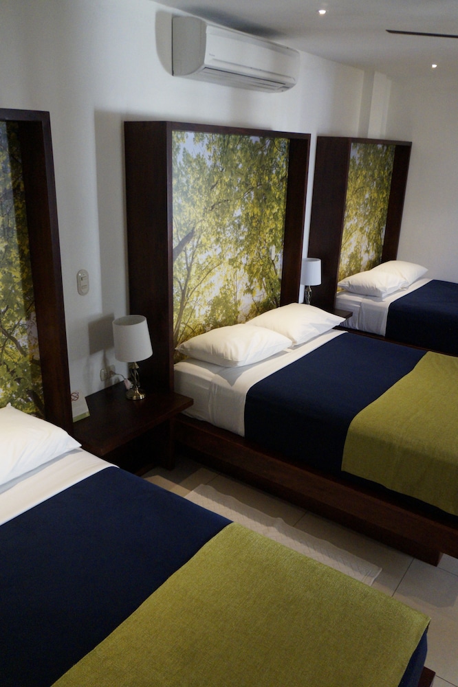 Business Triple Room, 1 Bedroom photo 3
