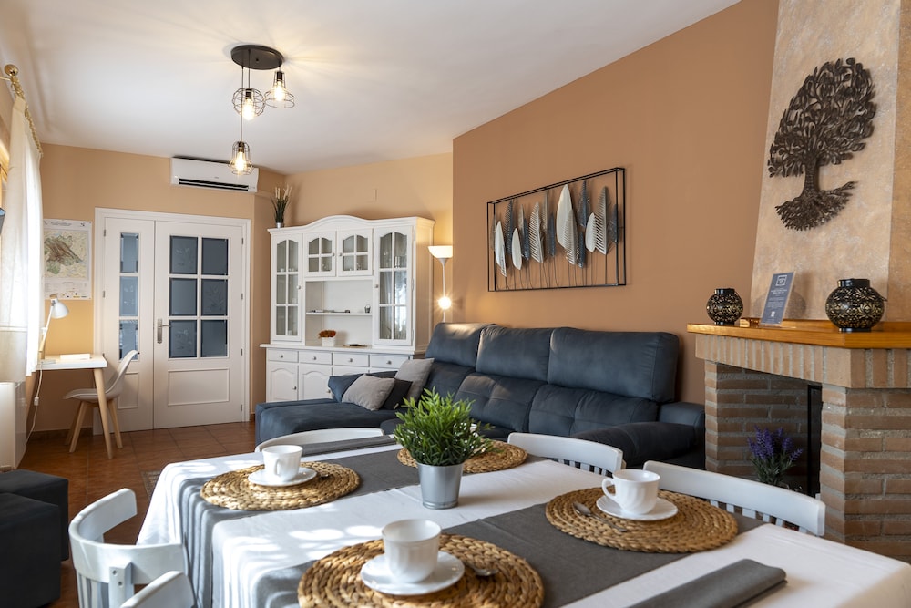 House, 2 Bedrooms, Terrace, Mountain View photo 2