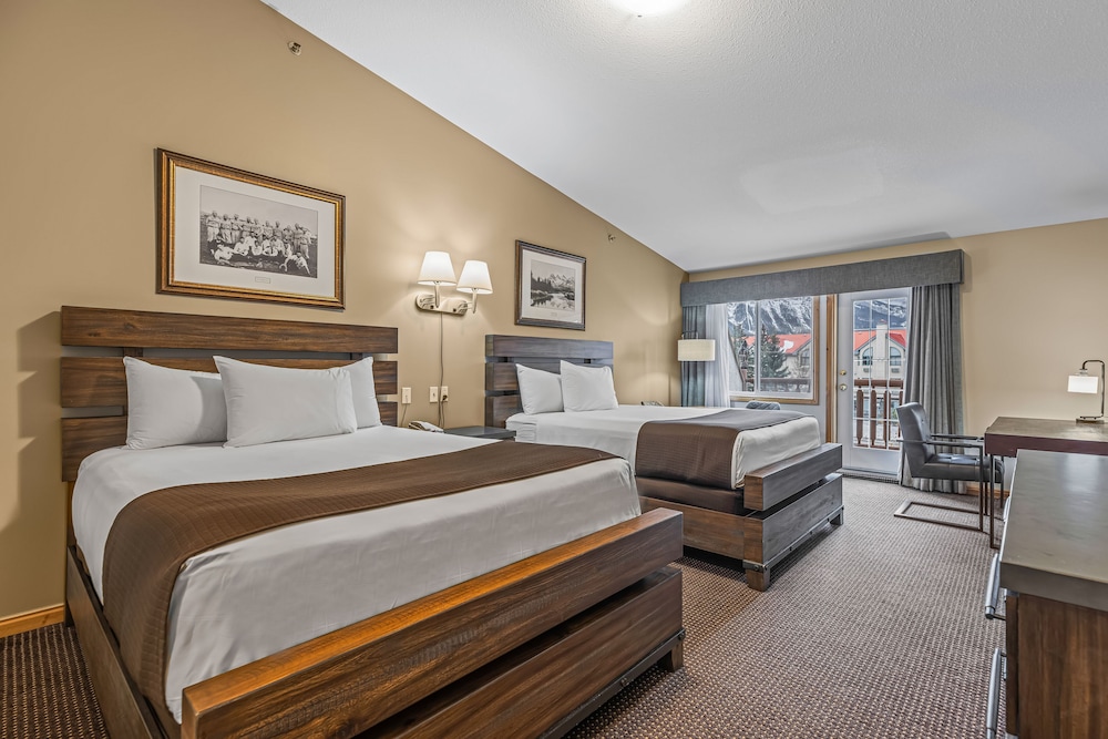 Standard Double Room, 2 Queen Beds, Balcony, Mountain View