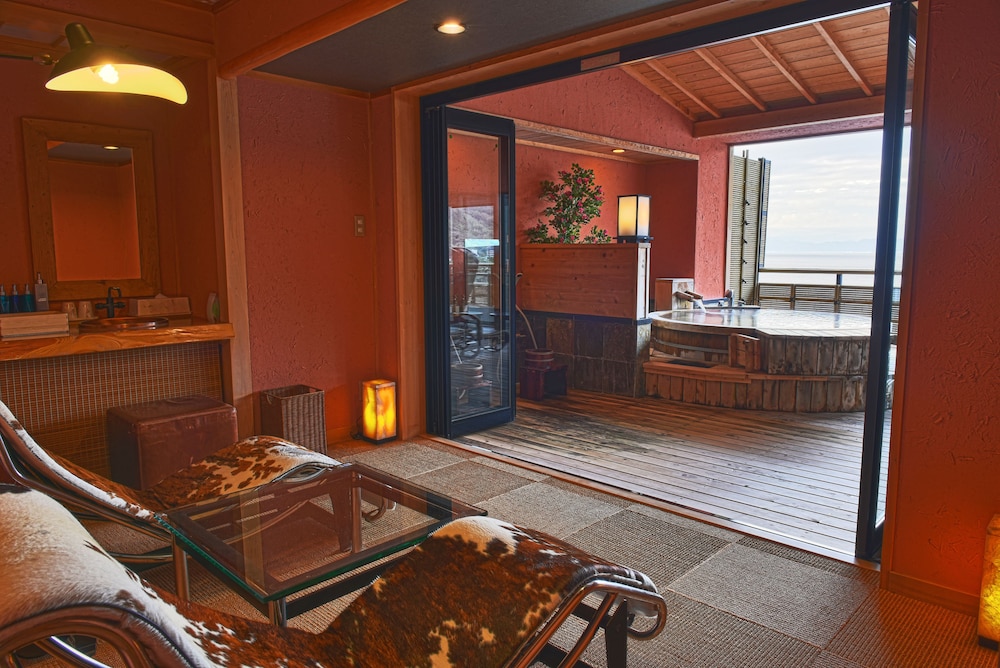 Ocean View Japanese Style Suite Room with Open-air Bath photo 2