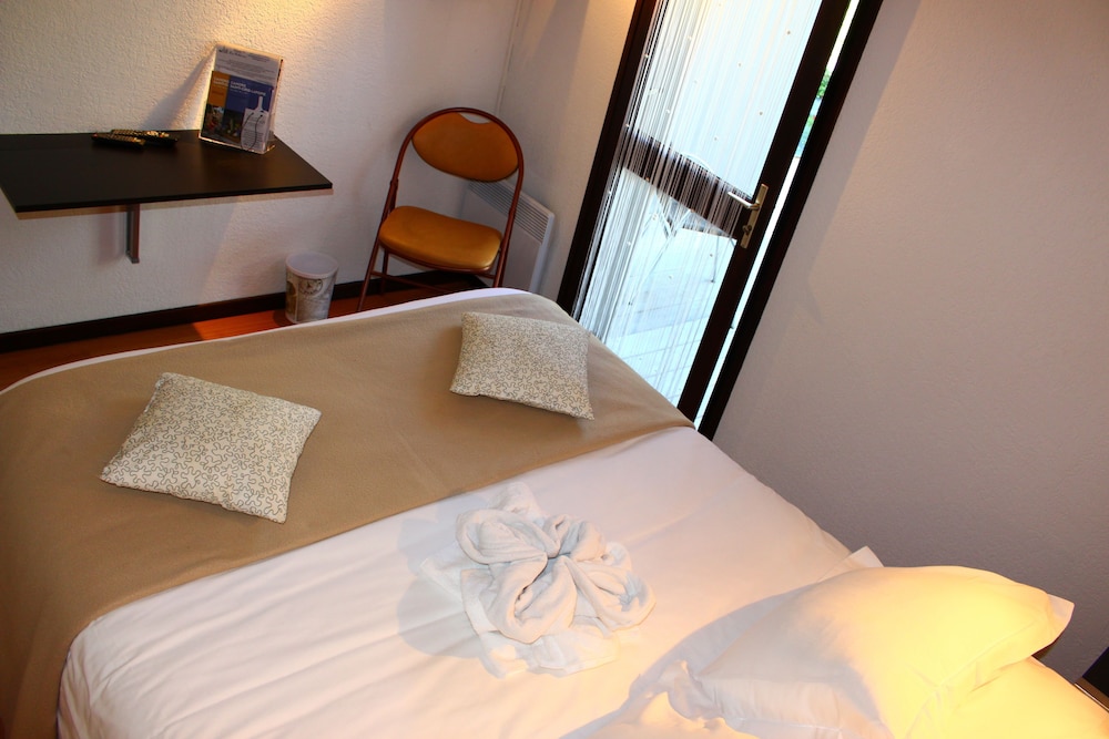 Double Room, ground floor, side laurel photo 3