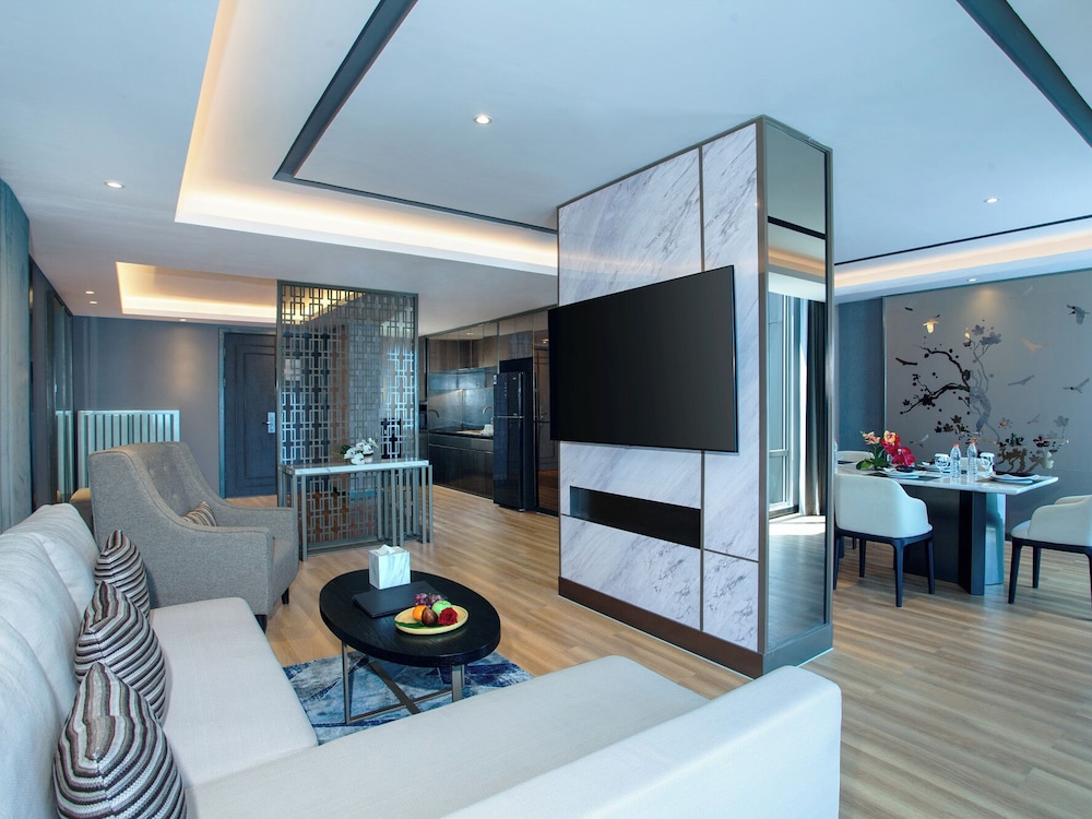 Penthouse photo 3