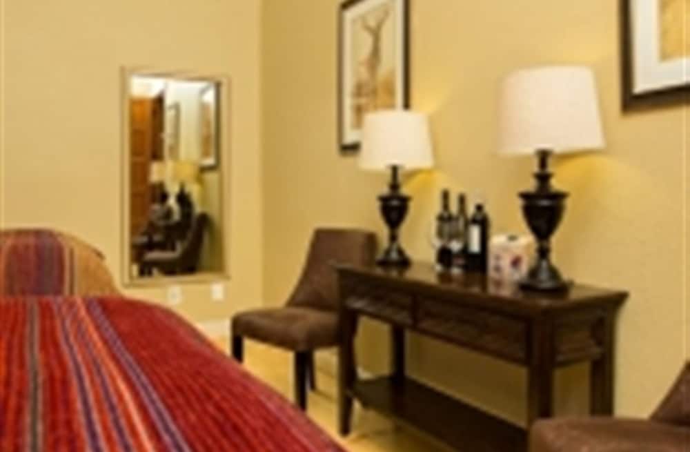 Room, Private Bathroom (#6 Opi's)
