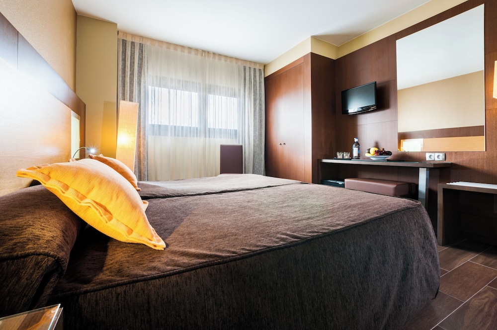 Double or Twin Room - Photo 5