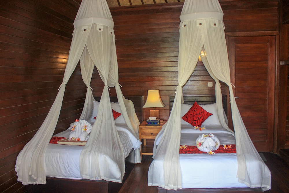 Deluxe Twin Room, 2 Twin Beds, Balcony, Pool View photo 1