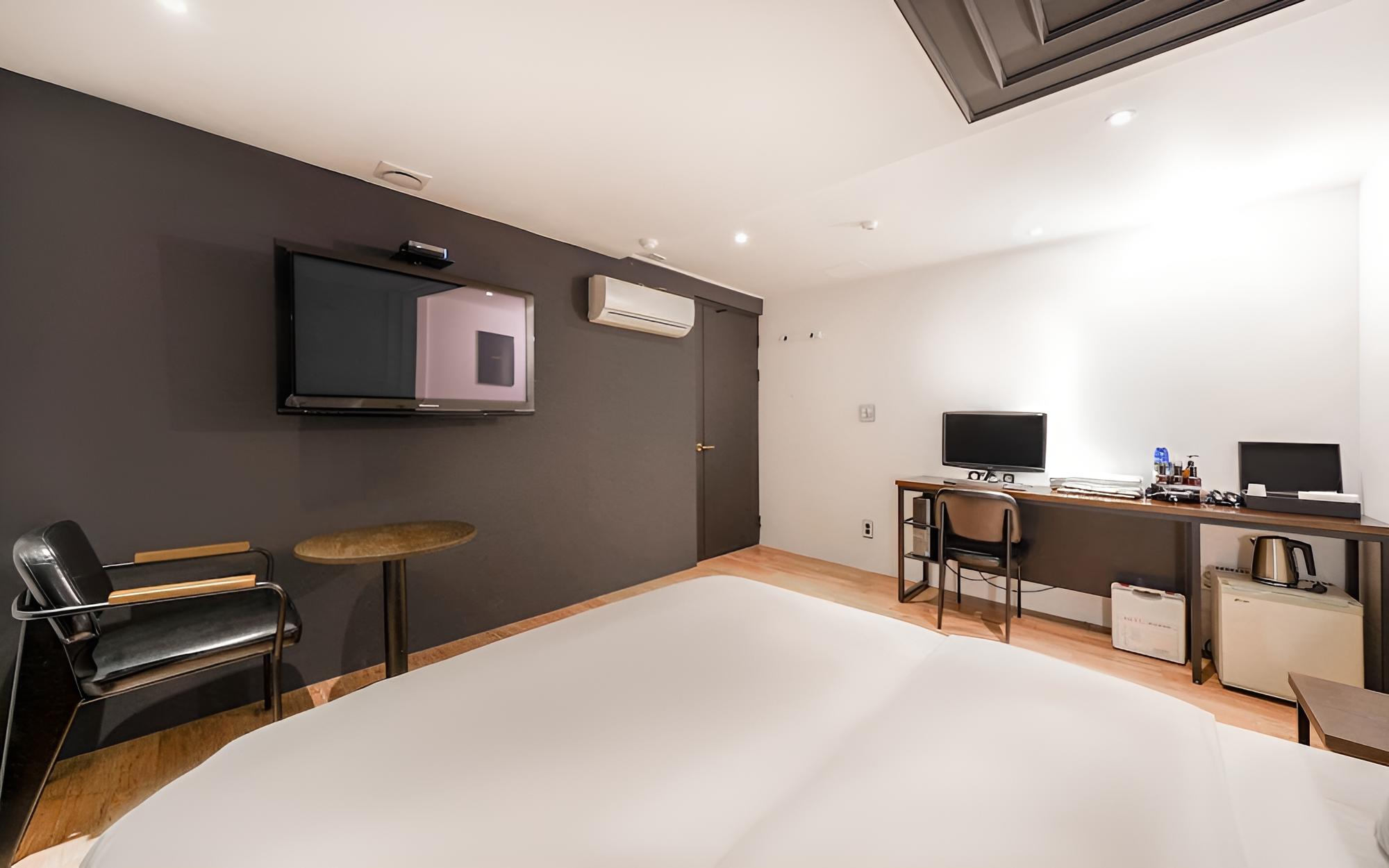 Room (Standard) - Photo 3