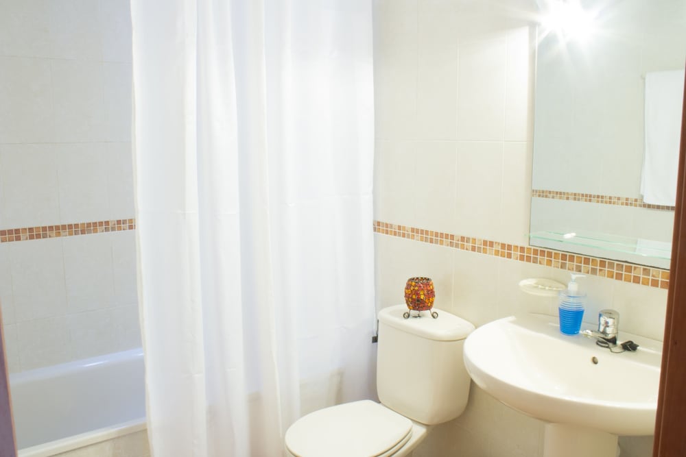 Shared Dormitory, Shared Bathroom (1 Bed In A Shared Dormitory Room) photo 2