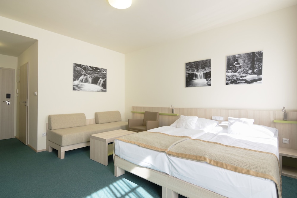 Family Room, 2 Bedrooms (Swimming pool Access) photo 1