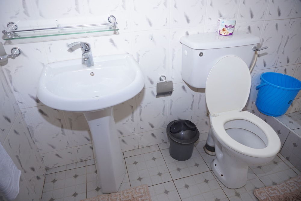Standard Double Or Twin Room, Non Smoking, Private Bathroom photo 3