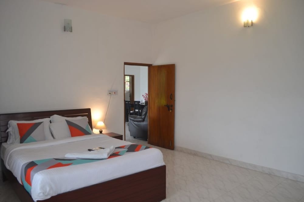 WHITE HOUSE 4 BHK photo 2