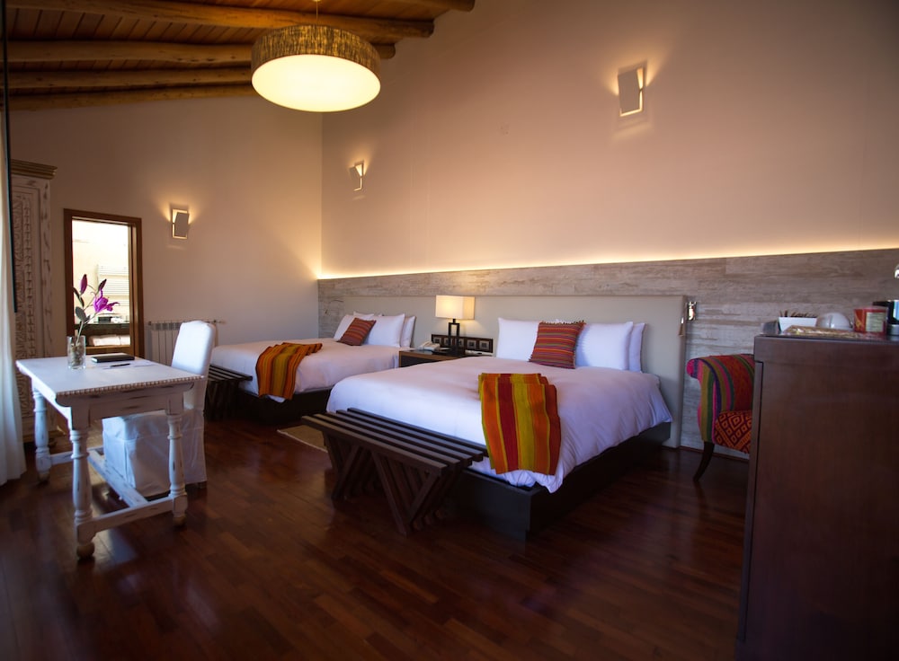 Deluxe Suite, 2 Queen Beds, City View, Tower photo 2