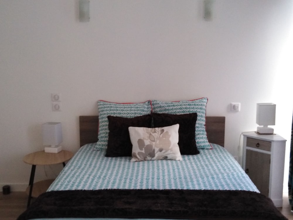 Classic Double Room Single Use, 1 Queen Bed, Private Bathroom photo 1