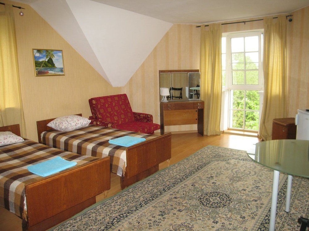 Economy Triple Room, Shared Bathroom photo 2