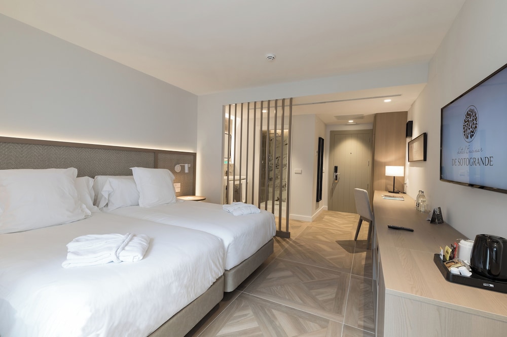 Double Room - Photo 3