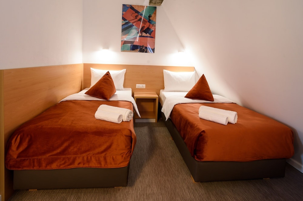 Deluxe Twin Room photo 3