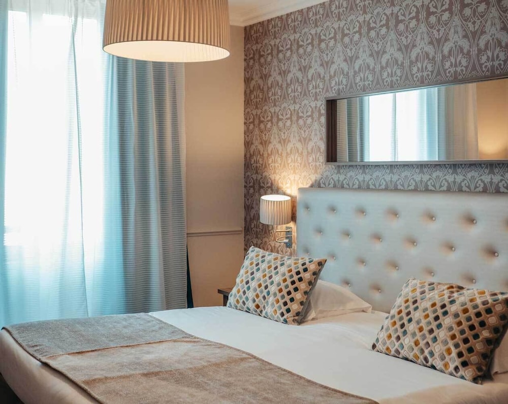 Standard Double or Twin Room, City View - Photo 1