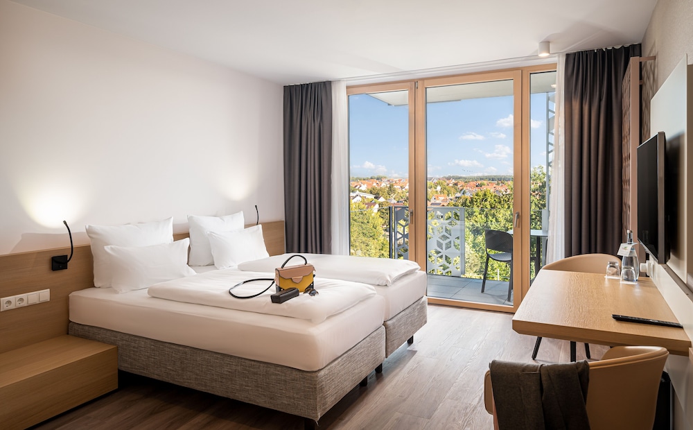 Comfort Room, Balcony