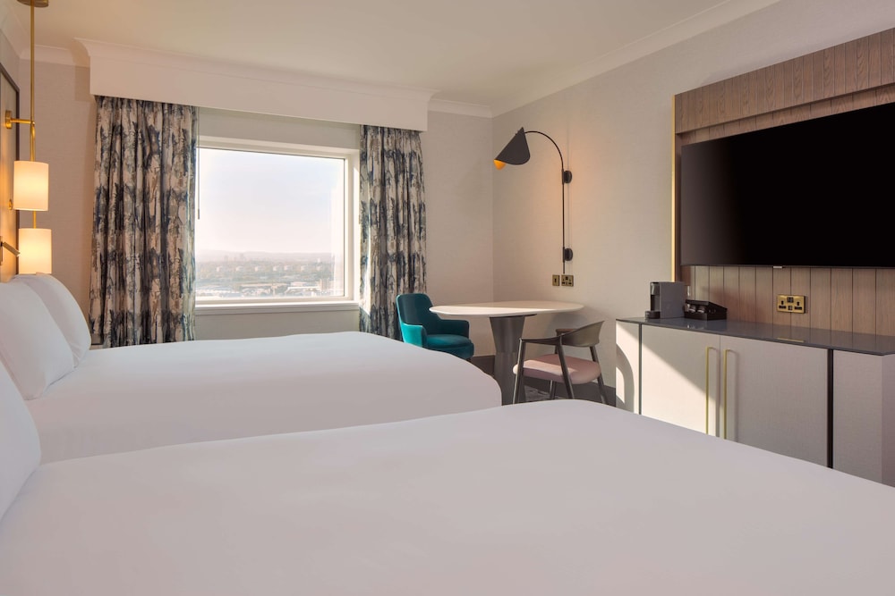Deluxe Double Queen Room (occupancy 4) photo 1