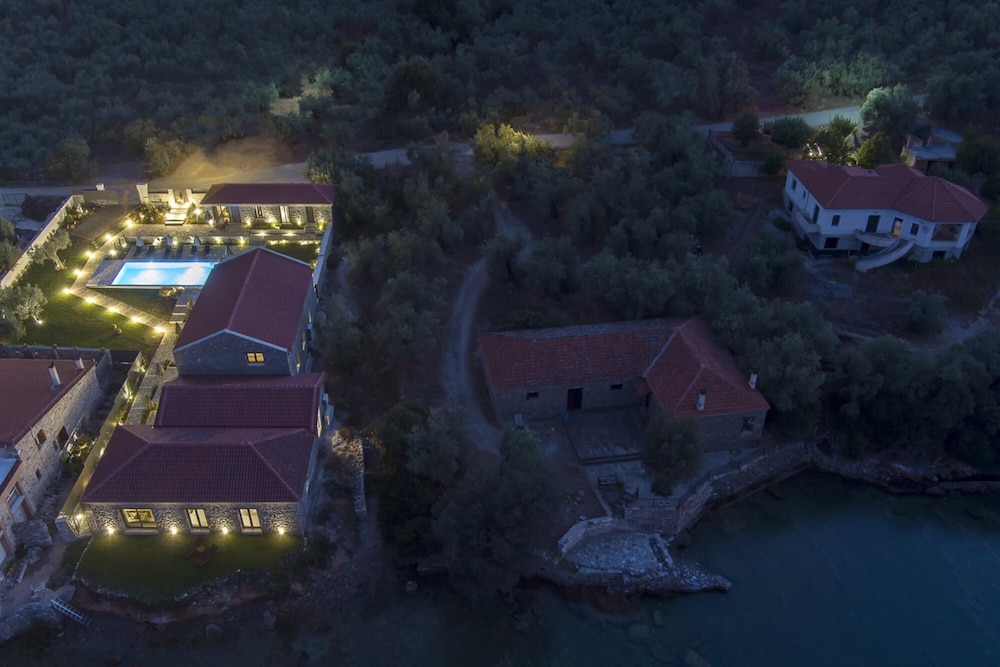 Lichnos Luxury Suites Stoa, Photo 4