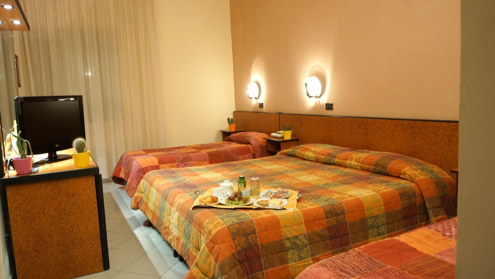 Basic Quadruple Room photo 1
