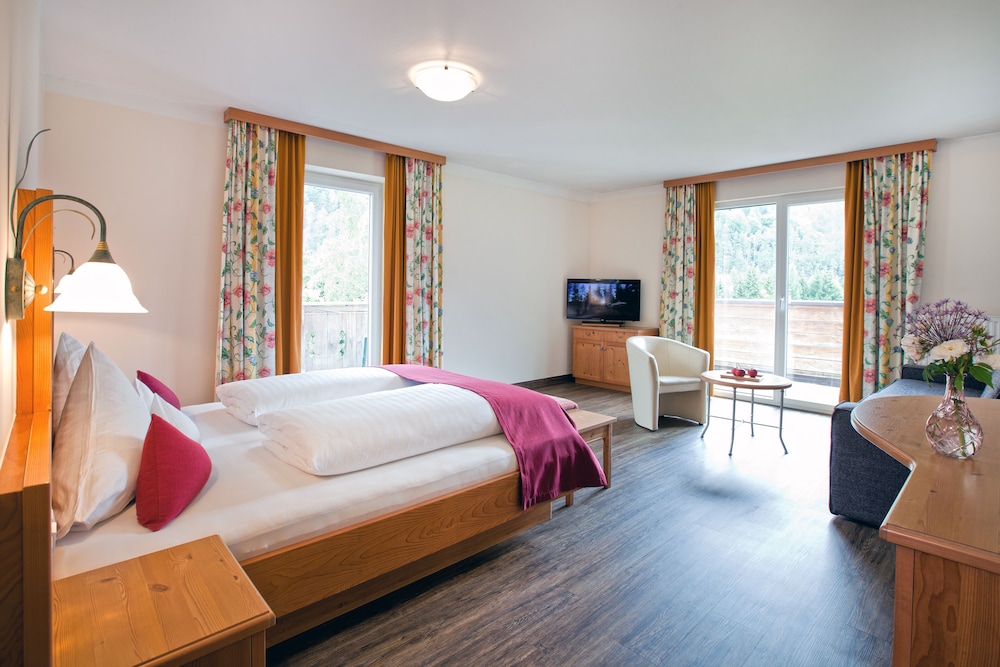 Suite (Truyen) photo 1
