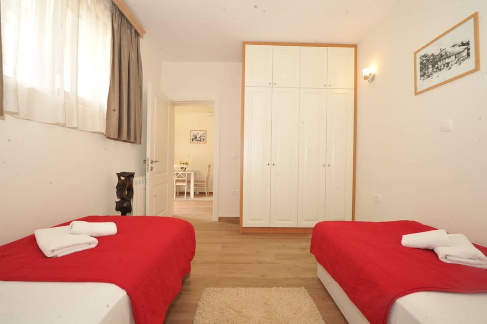 Comfort Apartment, 1 Bedroom, Partial Ocean View