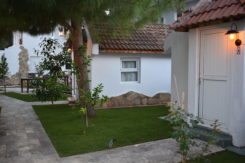 Family Bungalow photo 3