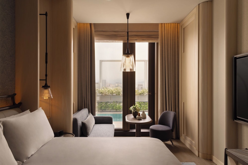 Pool Terrace Skyline King Room, Capella Taipei