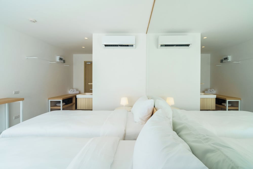 Twin Room - Photo 3