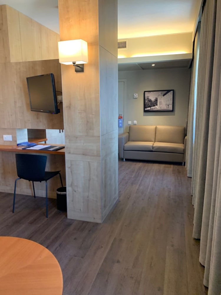 Deluxe Room, 1 Queen Bed