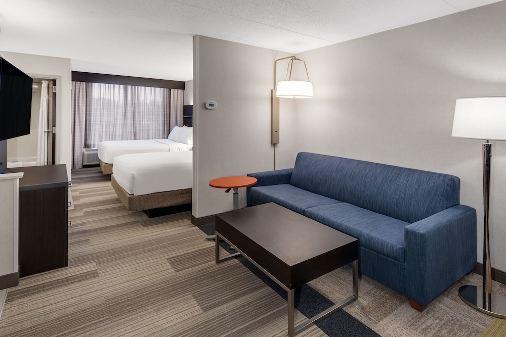 Suite, 2 Double Beds (Additional Living Area) - Photo 1