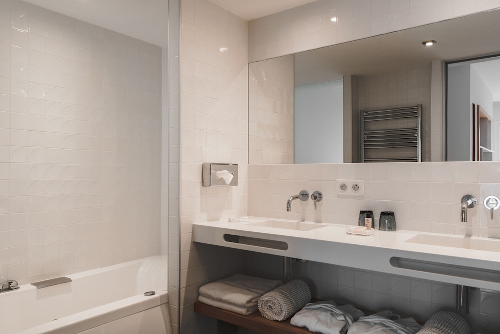 Comfort Room - Photo 2