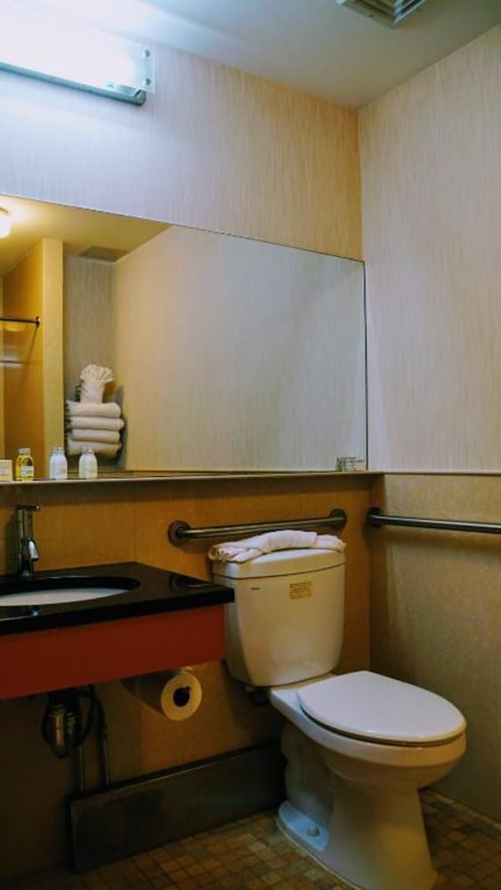 Double Room Mobility Accessible (ADA)