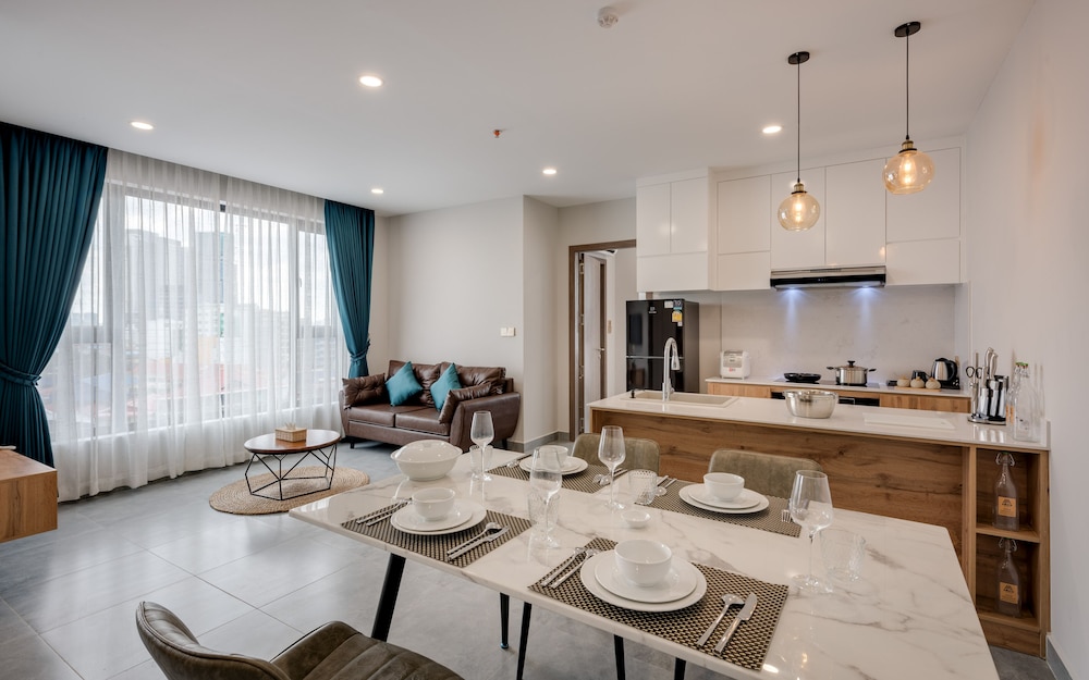 2-Bedroom Apartment with Balcony - Photo 8