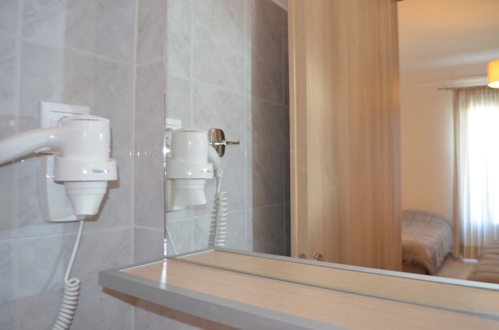 Standard Triple Room, City View photo 3
