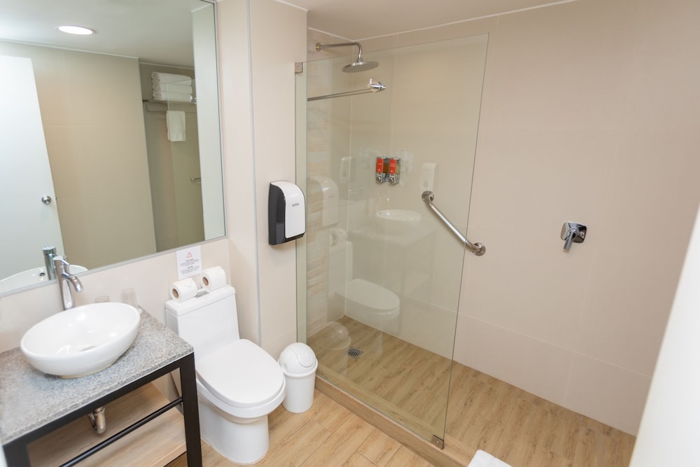 Traditional Room, 3 Twin Beds, City View - Photo 4