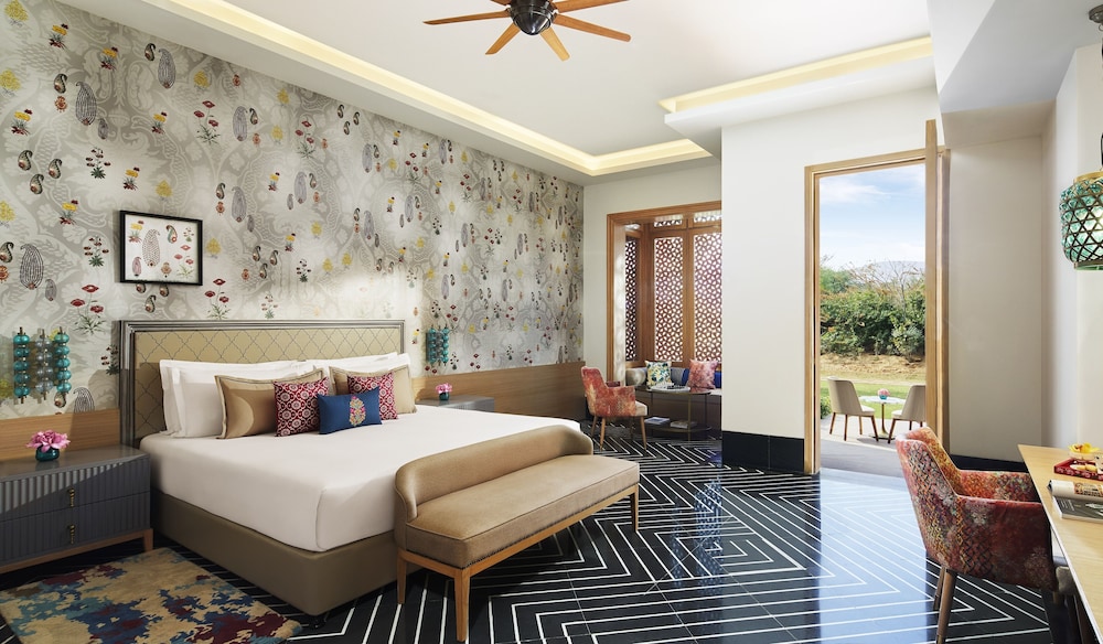 Grand Luxury Room King Bed with Bathtub & Garden or Terrace Sit-out - Photo 3