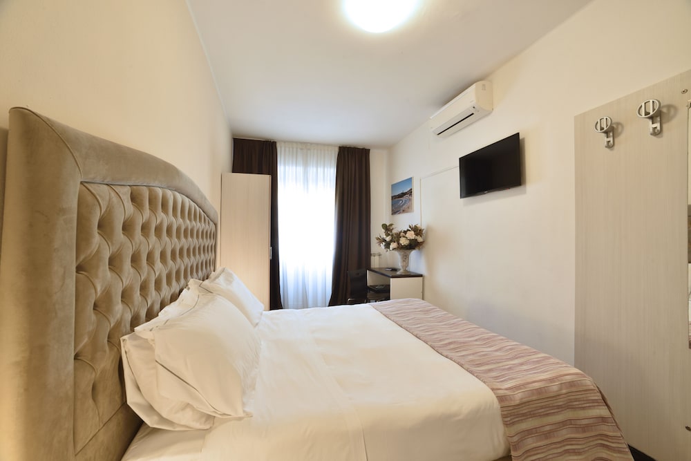 Comfort Double Room, 1 Bedroom, Non Smoking, Partial Sea View photo 1