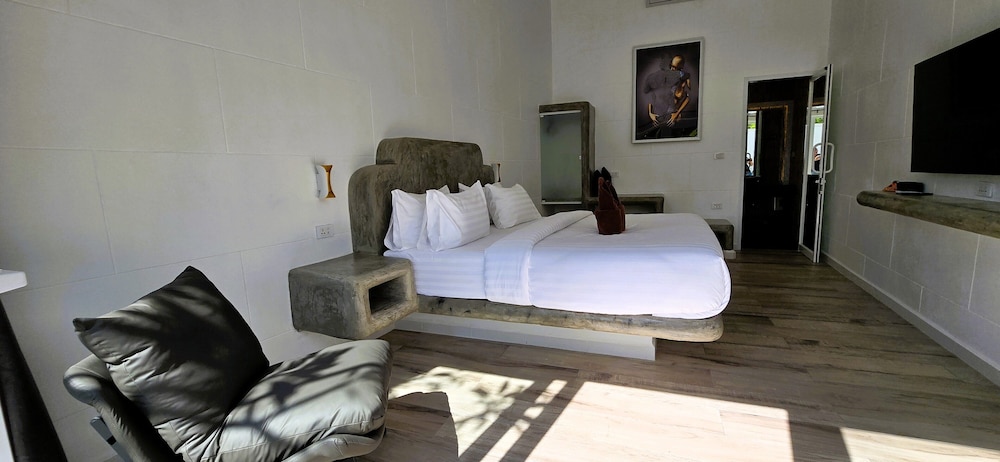 room photo